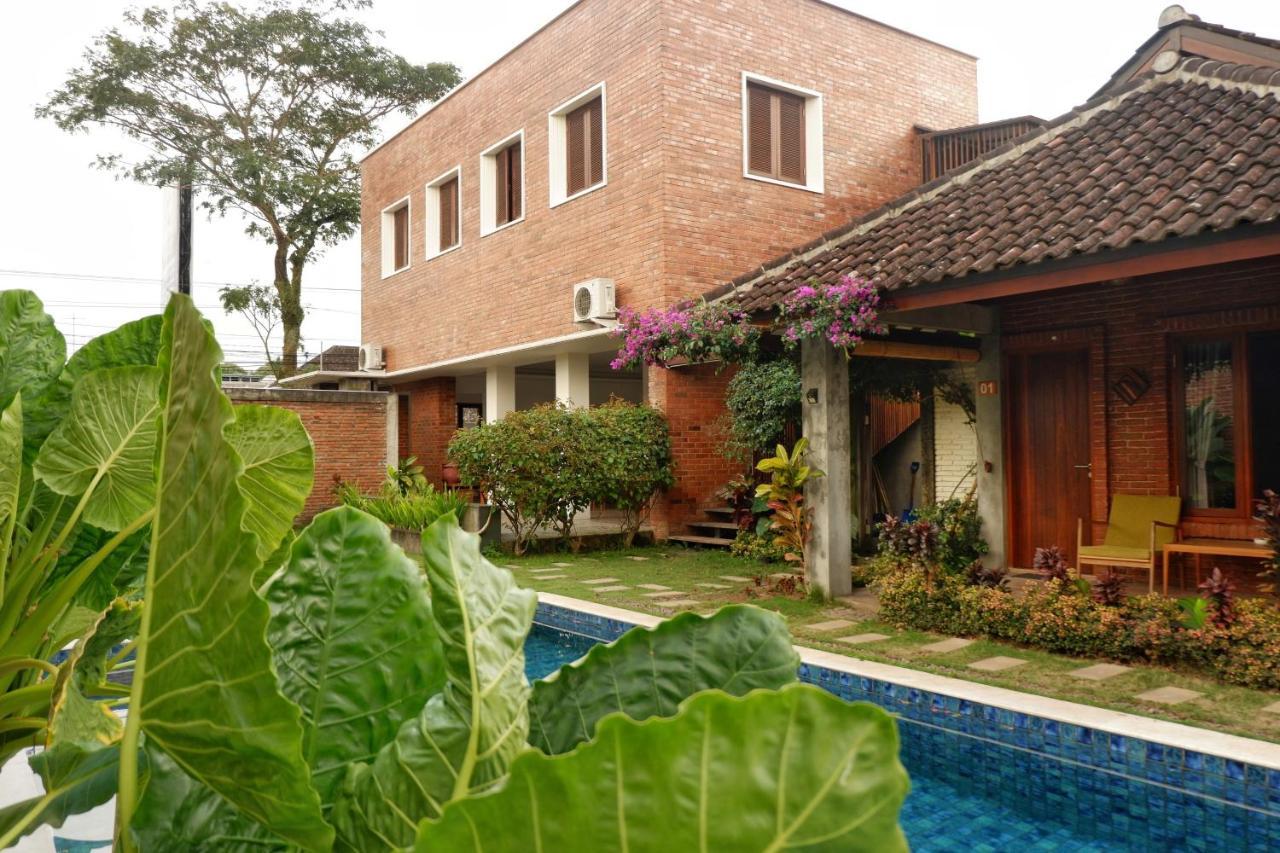 Licin Rumah Bata Guest House מראה חיצוני תמונה